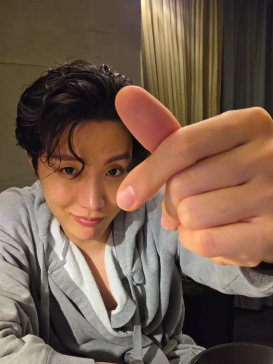 RM91227's tweet photo. 사랑해 홉 💜💜 https://t.co/sjwnCekTNE