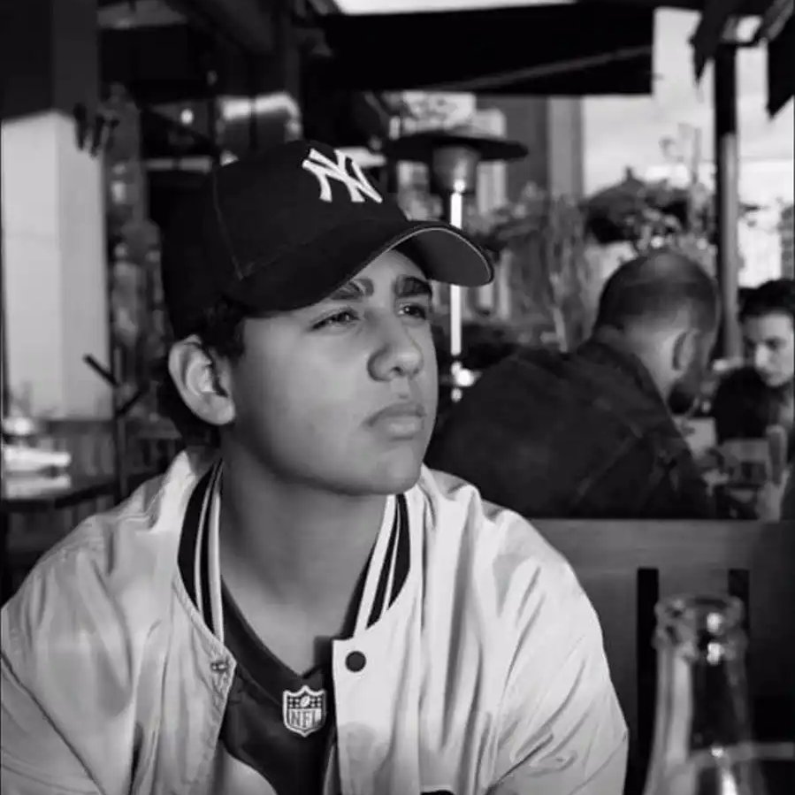 Este es uno de los imbéciles violadores de Rudy, se llama Leonardo Delgado, es de la CDMX y fue señalado directamente como quien instigó a los otros cuatro a agredirlo en los baños del Tec Milenio, Las Torres, de Monterrey.

#justiciapararudy