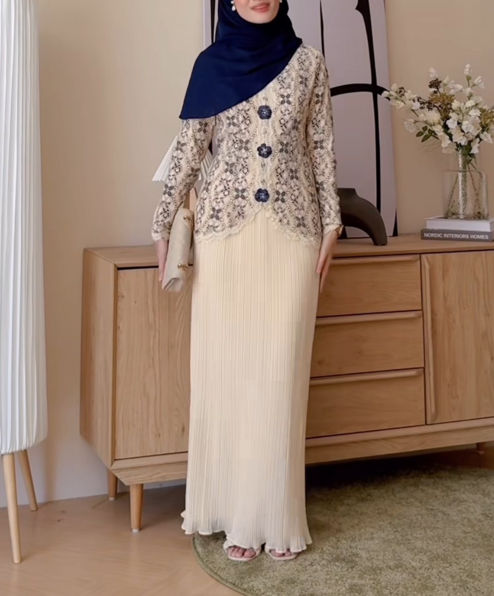 qtpilove's tweet photo. baju raya modern with minimalist embroidery and sulam touch that start range RM100 and free shipping 🫶🏻

A thread 🧚🏻‍♀️ https://t.co/nbvul3G6Jd