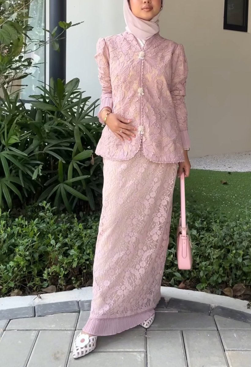 qtpilove's tweet photo. baju raya modern with minimalist embroidery and sulam touch that start range RM100 and free shipping 🫶🏻

A thread 🧚🏻‍♀️ https://t.co/nbvul3G6Jd