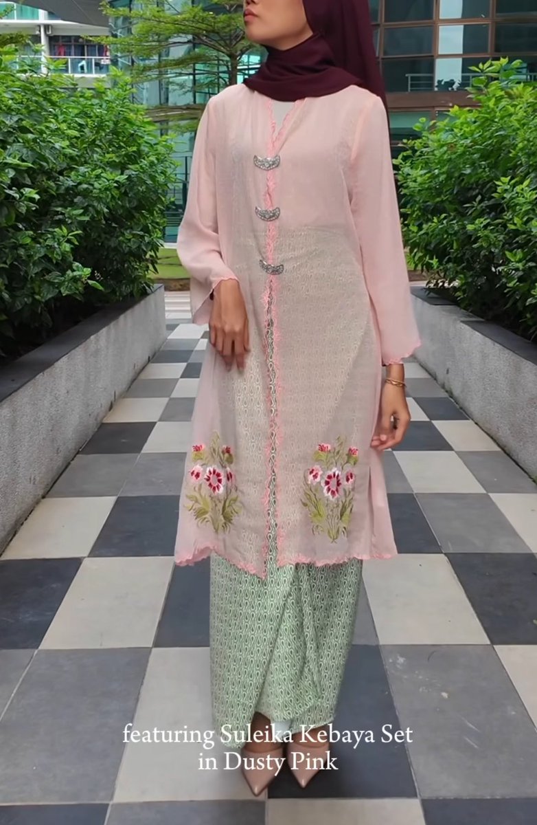 qtpilove's tweet photo. baju raya modern with minimalist embroidery and sulam touch that start range RM100 and free shipping 🫶🏻

A thread 🧚🏻‍♀️ https://t.co/nbvul3G6Jd