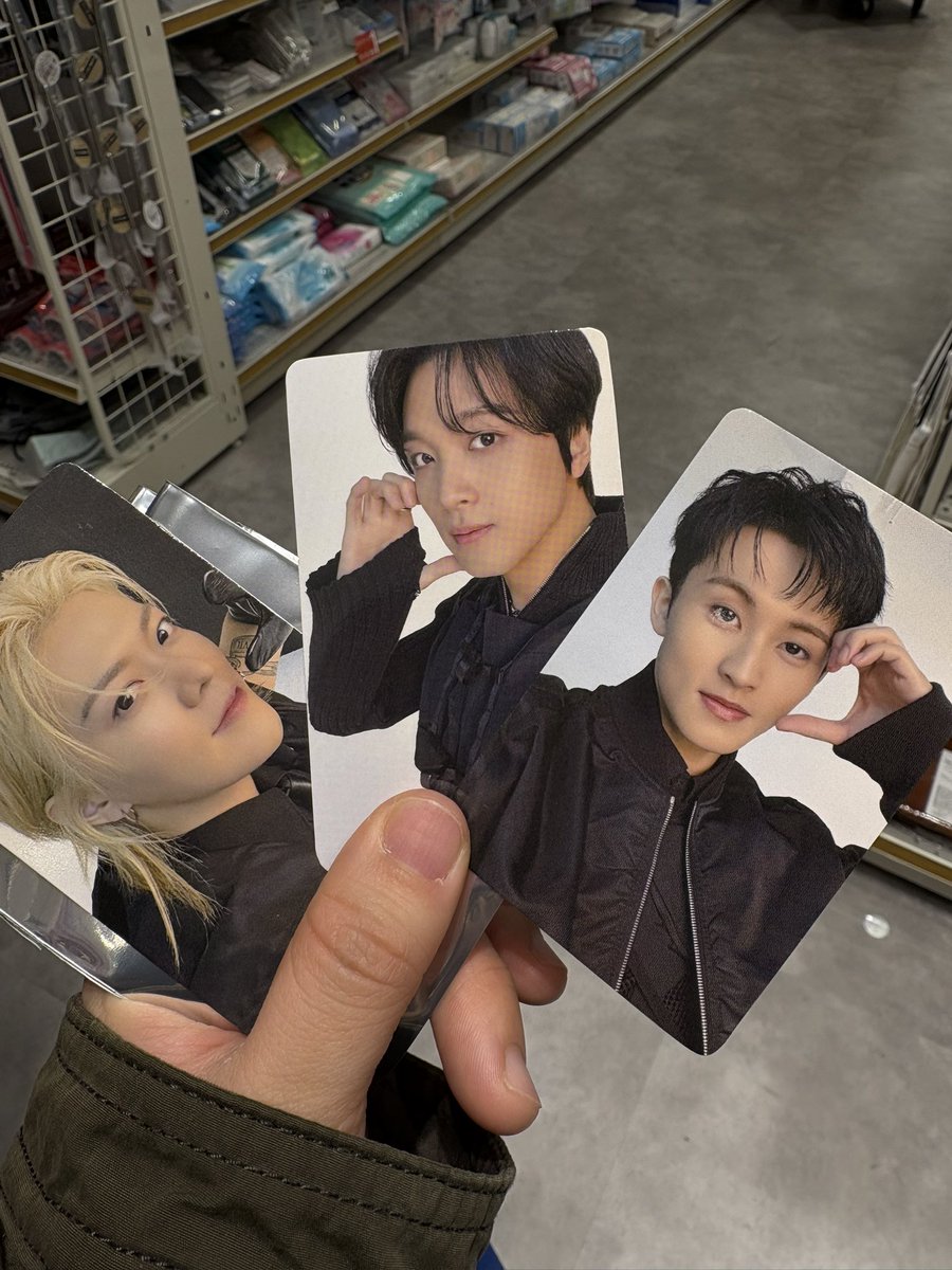 ____gksnfs2's tweet photo. NCT127 momentum イリチル  会場特典 トレカ交換

【 譲 】: マーク ヘチャン ユウタ

【 求 】 : ジョンウ

本日手渡し交換希望です。

 #NCT127交換  #NCT127譲 #NCT127求
 #イリチル交換 https://t.co/ru514NzsSs