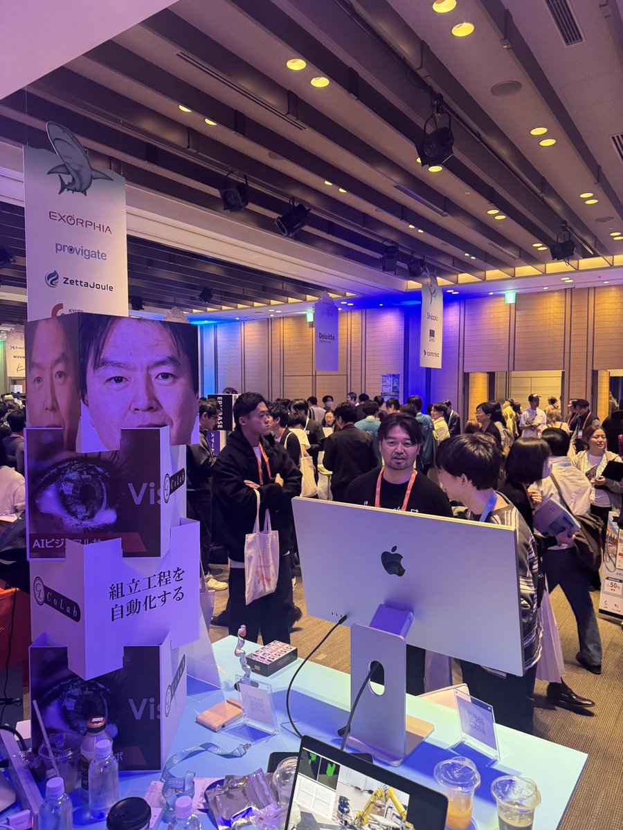 robot_colab's tweet image. 会場もCoLabのブースも、ものすごく盛り上がってます！

#StartupAquarium
