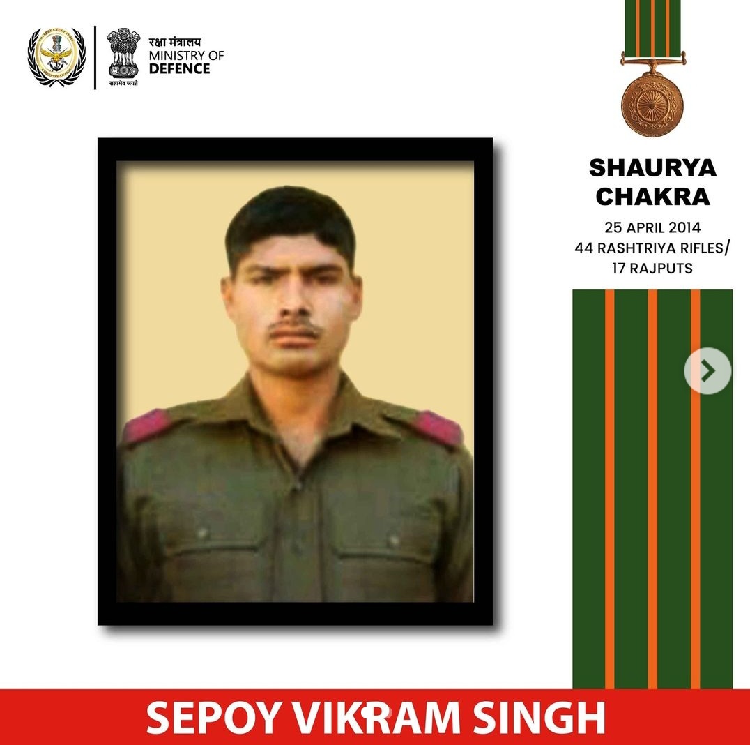 sindhunag's tweet photo. Homage to the hero on his Birth Anniversary 

4th generation in the Indian Army,

SEPOY VIKRAM SINGH
SHAURYA CHAKRA(P)
44 RR

was on his second tenure in RR. He laid down his life in Qazipathri village with #MajorMukundVaradarajan displaying selfless gallantry

#KnowYourHeroes https://t.co/ZUlBUSHCU5