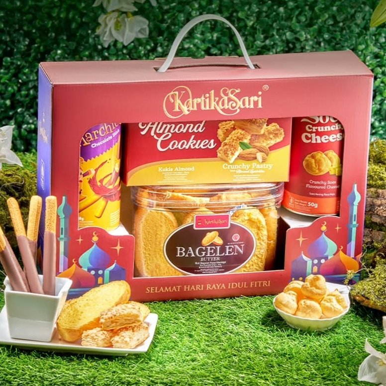 yourramadani's tweet photo. Bestie, aku nemu beberapa hampers Lebaran yang cantik, elegan, dan pastinya GAK bikin dompet nangis! 👌

Ini sih cocok banget buat hantaran ke keluarga, bestie, atau sekadar self-reward karena kita semua deserve yang manis-manis~ 😆 https://t.co/zDxP55iQu1