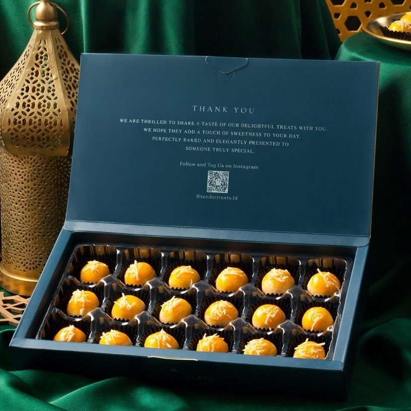 yourramadani's tweet photo. Bestie, aku nemu beberapa hampers Lebaran yang cantik, elegan, dan pastinya GAK bikin dompet nangis! 👌

Ini sih cocok banget buat hantaran ke keluarga, bestie, atau sekadar self-reward karena kita semua deserve yang manis-manis~ 😆 https://t.co/zDxP55iQu1