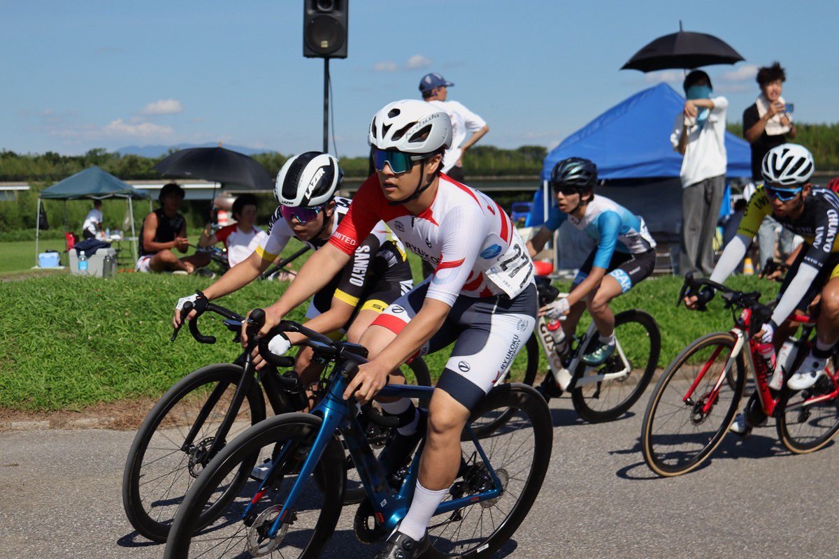 ryukoku_race's tweet photo. ⭐️新入部員募集⭐️
龍谷大学に合格した皆さんおめでとうございます‼️
龍谷大学自転車部のレース班は部員を募集しております！気になっている方はぜひDMでなんでも聞いてください👌
未経験者も大歓迎です✅✅

サイクリング班はこちら→@RyudaiChari https://t.co/K4B8vfLwec