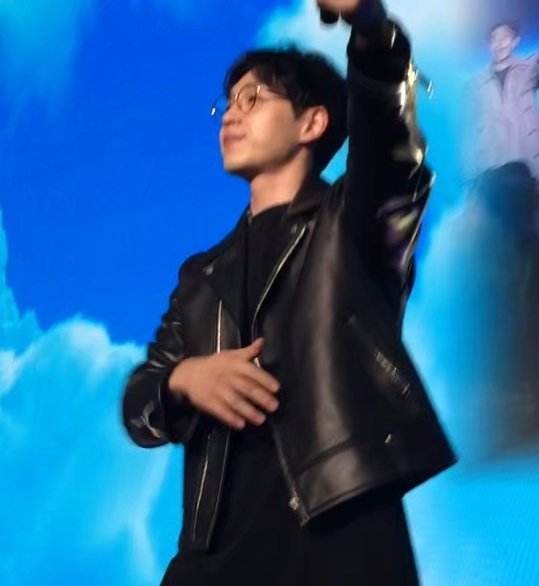 이석훈가죽자켓
이거왜이렇게좋은건가요 .....