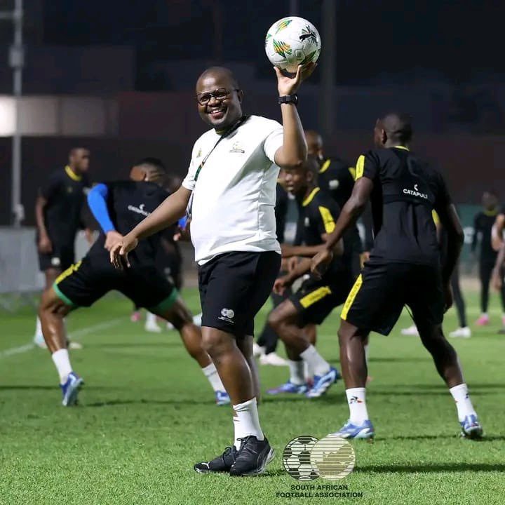 SinesiphoMali's tweet photo. Always an Honour. 🇿🇦📞🆙
Many are called but few are chosen. Mkhulu Lomsebenzi ❤️
#BafanaBafana | #HeadTacticalAnalyst
#TechnicalScout | #WorldCupQualifiers https://t.co/MymqhC6rSM