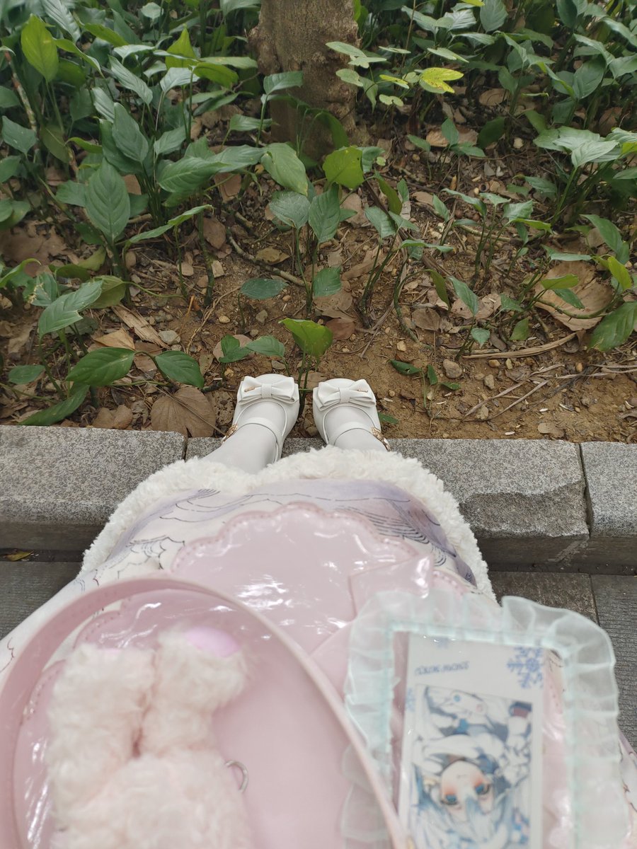 ESSS85457765's tweet photo. 三月八号出门玩，被传染发烧了，到现在还没好透，哭哭T^T https://t.co/j79yLB8Q9f