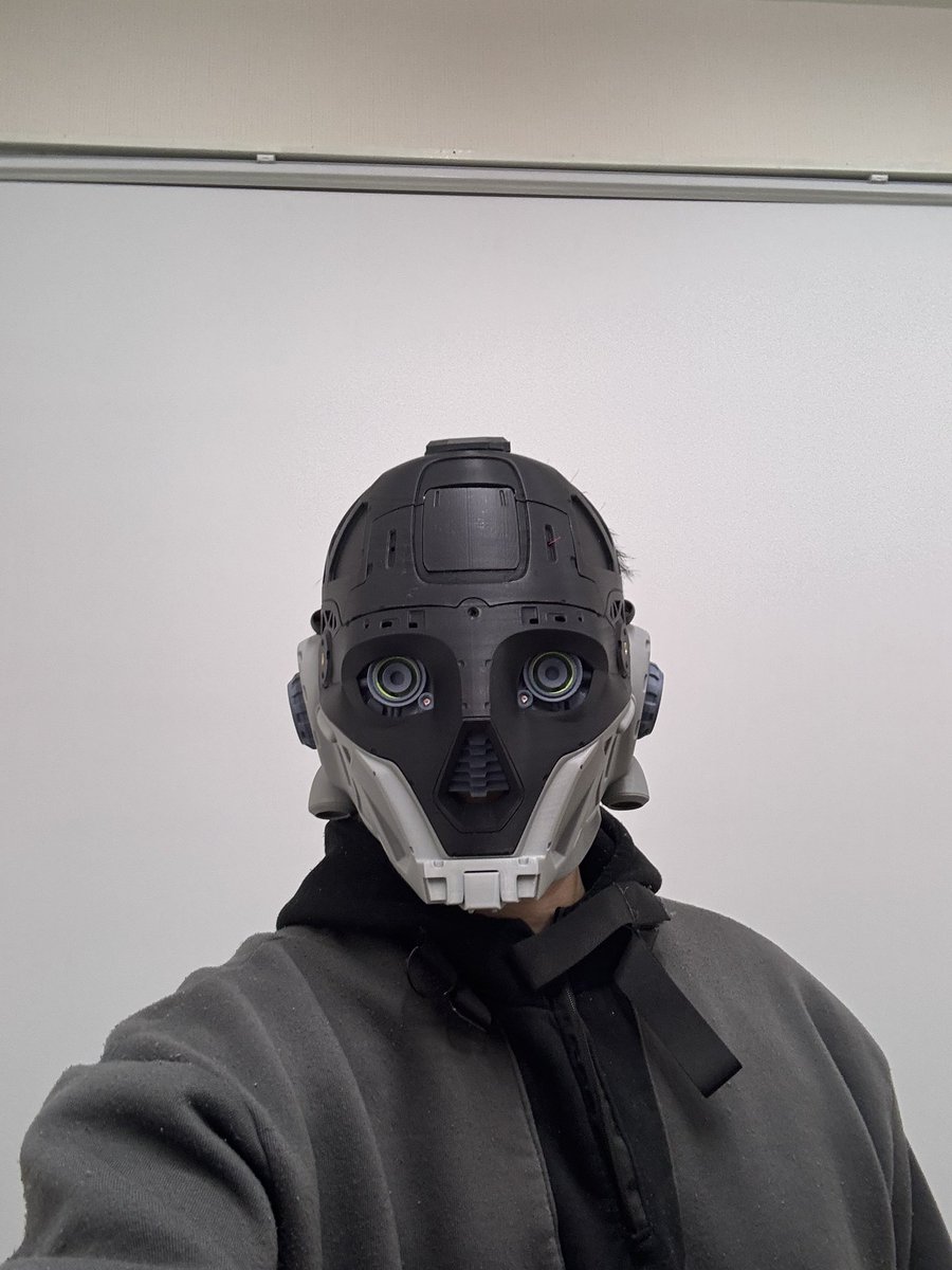 azulblue's tweet photo. 髪の毛挟まってる。
顎を前に出すと、途端に3cm延長されたような印象に。
これでいいのか…うーん。ちょっとバランス悩むね。全体的にシャープにはなったが、それは目指していたものとは少しズレてる。
#mechahead
#robohead
#metalhead https://t.co/dabuMxYBwE