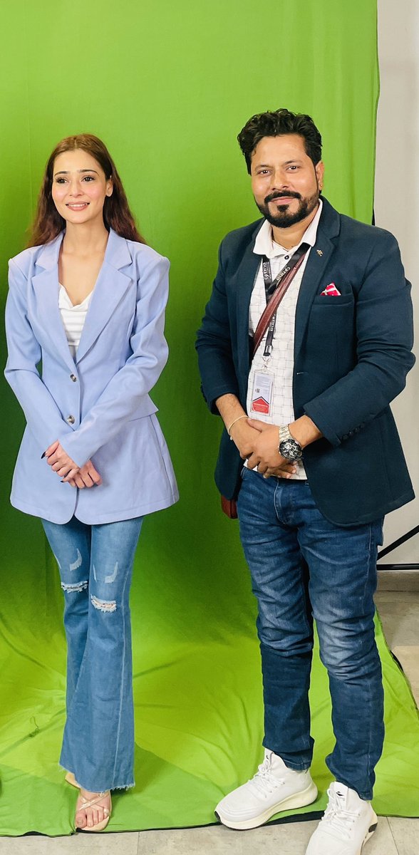 sahdev00's tweet photo. Great Meeting With Talented Actress Sara Khan .

#meeting
#Collaboration
#sarakhan 
#vidaai https://t.co/A7xjNosNMG
