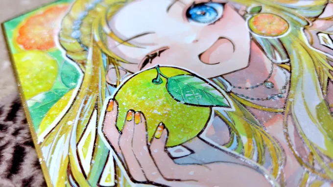 この写真でも残念ながら伝わらないと思うのですが、手描きの原画ってやっぱり画面からでは味わえない生の線の魅力がありますね 