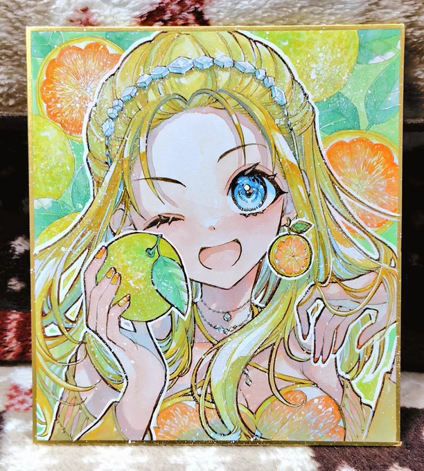 この写真でも残念ながら伝わらないと思うのですが、手描きの原画ってやっぱり画面からでは味わえない生の線の魅力がありますね 
