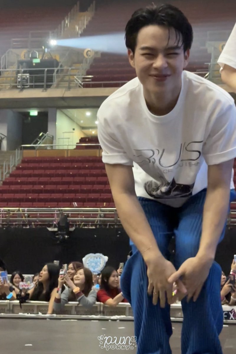 Punponny's tweet photo. จากใจเมนเน้ก อยากบอกว่า

ไม่ว่าเตงๆจะเมนใครอยู่ อยากให้เอ็นดู เลี้ยงมาร์คคริสกันเยอะๆน้า he's number one bokbak in my eyes จริงๆ 🥹🏆

#BUS_LIGHTTHEWORLD_D1
#MARCKRIS https://t.co/KlNdUbOxse