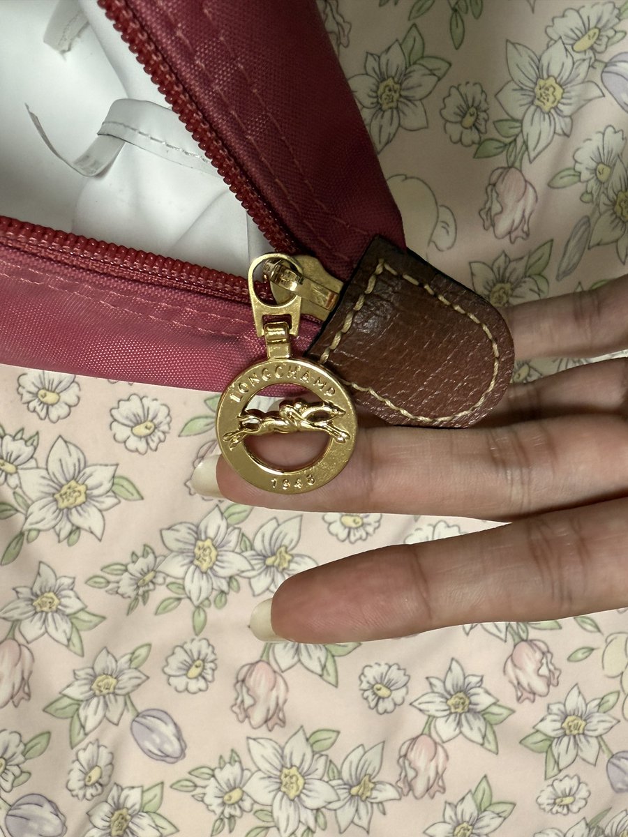 babelnw's tweet photo. ส่งต่อกระเป๋า longchamp m(s)long
2,800.- รส งดต่อ ซื้อมา 5k+ มีถุงคิงพาวเวอร์ให้ ไม่มีใบเสร็จ
#ส่งต่อlongchampแท้ #ส่งต่อlongchamp #longchampthailand #ส่งต่อกระเป๋า https://t.co/zxdw7VjNcQ