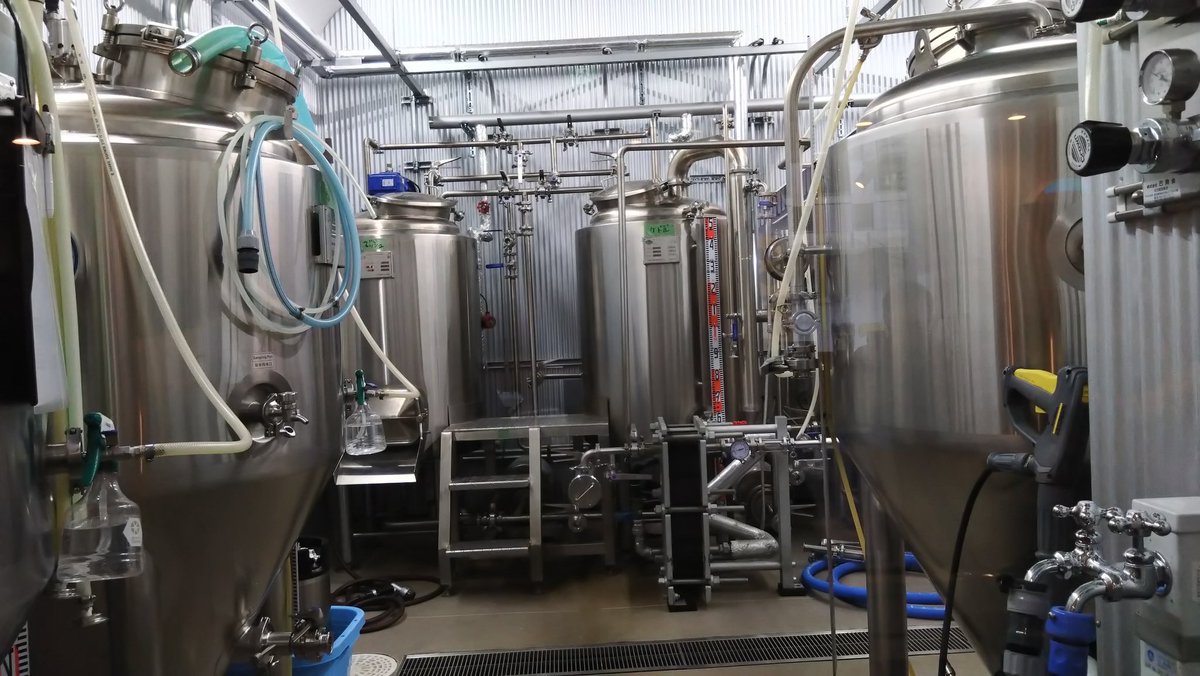 名古屋の大曽根のあるBREEWPUB OZONE  。JOKER呑む。バーレワイン。9.5％　IBU70甘苦い。

＃クラフトビール