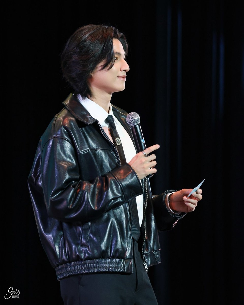 ลุคนี้ให้กี่คะแนนดีคะ🖤🤍

GULF​ FIRST FANSIGN 
#GULF1stFSinChangsha