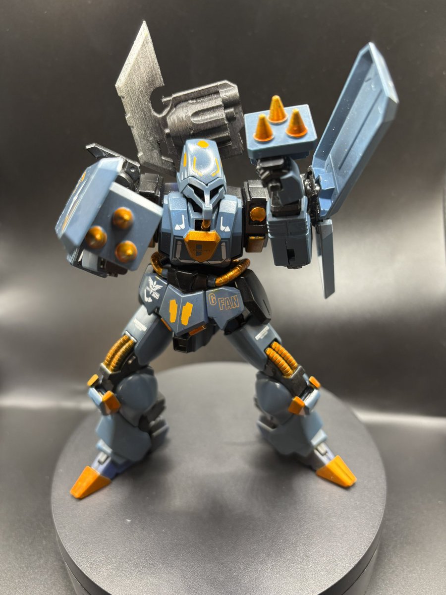 JoerInferno's tweet photo. Finished another build for our custom twitch friends series. This melee custom in reference to @0Gundamfan2 please check him out too! We took his favourite suit added some orange accents to make the Schuzrum Galluss Rick Custom!

#gunpla #gundam #schuzrumgalluss #universalcentury https://t.co/bS1bY9Zar6