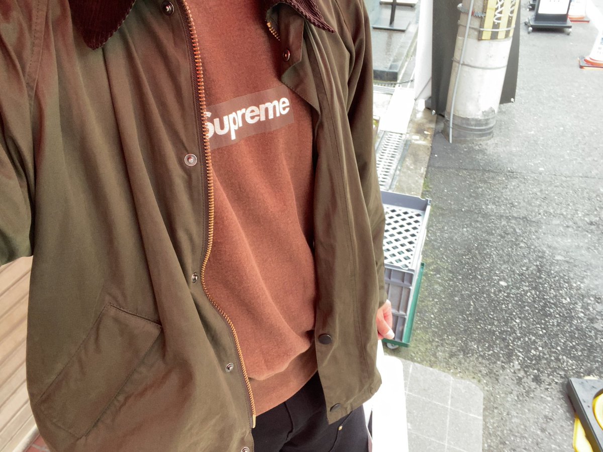 flannelism's tweet photo. 店員さんカッコ良すぎて茶箱L
実物色かなり良かった
シブ!!
#supreme
#supremeboxlogo https://t.co/RSBPYL4USD