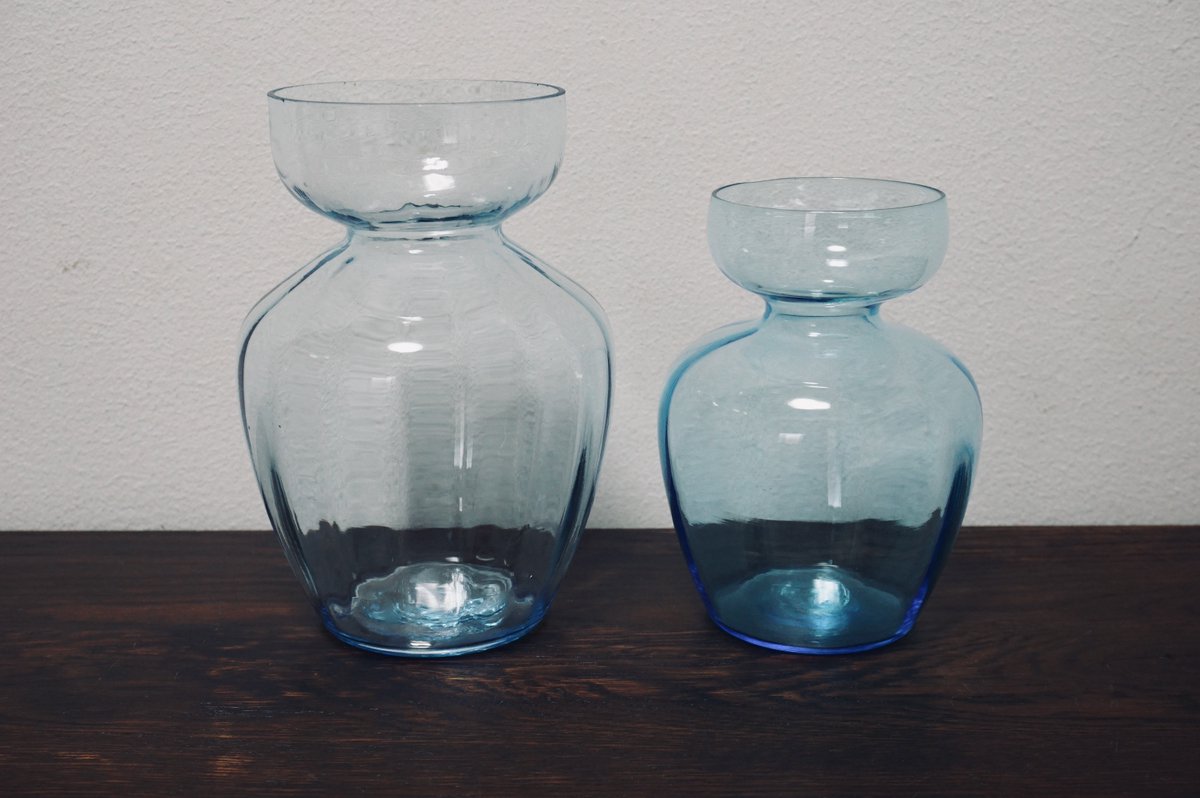 antique_sasaya's tweet image. 球根の水栽培にぴったりのガラス容器が入荷しました。茎を放射状に束ねたブーケを飾るのにも最適です。春のインテリアにいかがでしょう？
#VintageJapaneseGarden #SpringHomeDecor