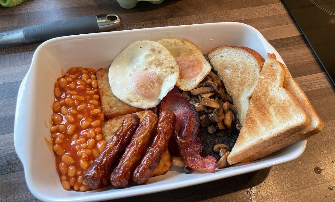 Breakfast time!! 👍