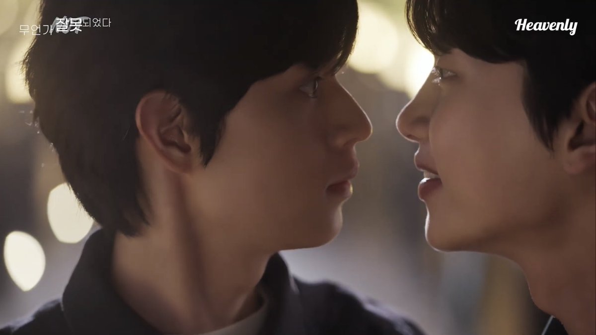 BlackWhiskey3's tweet image. "Something is Not Right" #무언가잘못되었다 นักแสดงดีงามอีกแร้ววววว~ มีกลิ่นความรักสามเศร้าอยู่นะ ต้องรอดู 16 เมษายนนี้ ทางแอป Heavenly