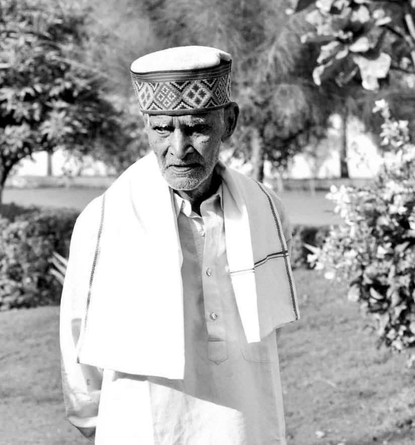 ChetanKbjp's tweet photo. माननीय केन्द्रीय मंत्री श्री भुपेंद्र यादव जी के पूज्य पिता जी के निधन का दु:खद समाचार प्राप्त हुआ। 

ईश्वर से प्रार्थना है कि दिवंगत पुण्यात्मा को अपने श्री चरणों में स्थान तथा शोकाकुल परिवार को यह अथाह दुःख सहन करने की शक्ति प्रदान करें।
ॐ शांति ! https://t.co/rQCWyWC2VI