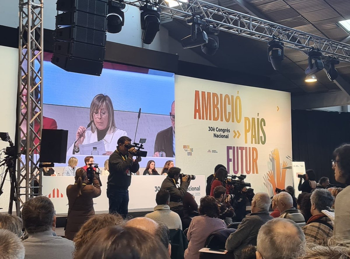 ERCBages's tweet photo. Els d’Esquerra #Bages, al 30è Congrés d’@Esquerra_ERC ! #Ambició #País #Futur #SempreHiSom https://t.co/6iCuTqH9mH
