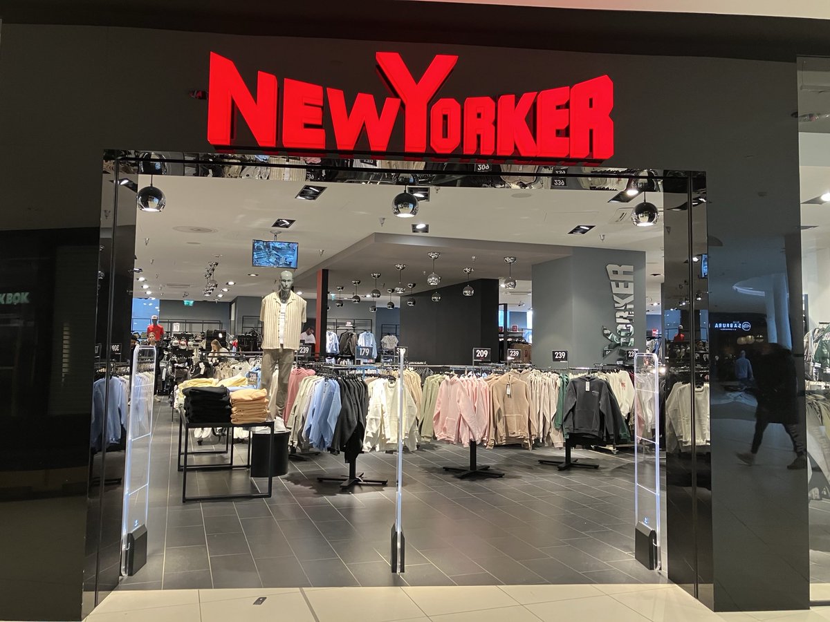 Empty. Sorry folks, your Mad King did this. #usa #trump #musk