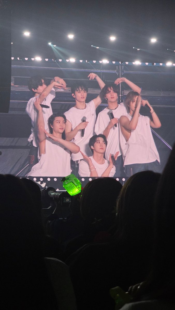 toocoldoutsid_'s tweet photo. 행복했다 오사카💚 #nct127 https://t.co/dXeQFeX03q