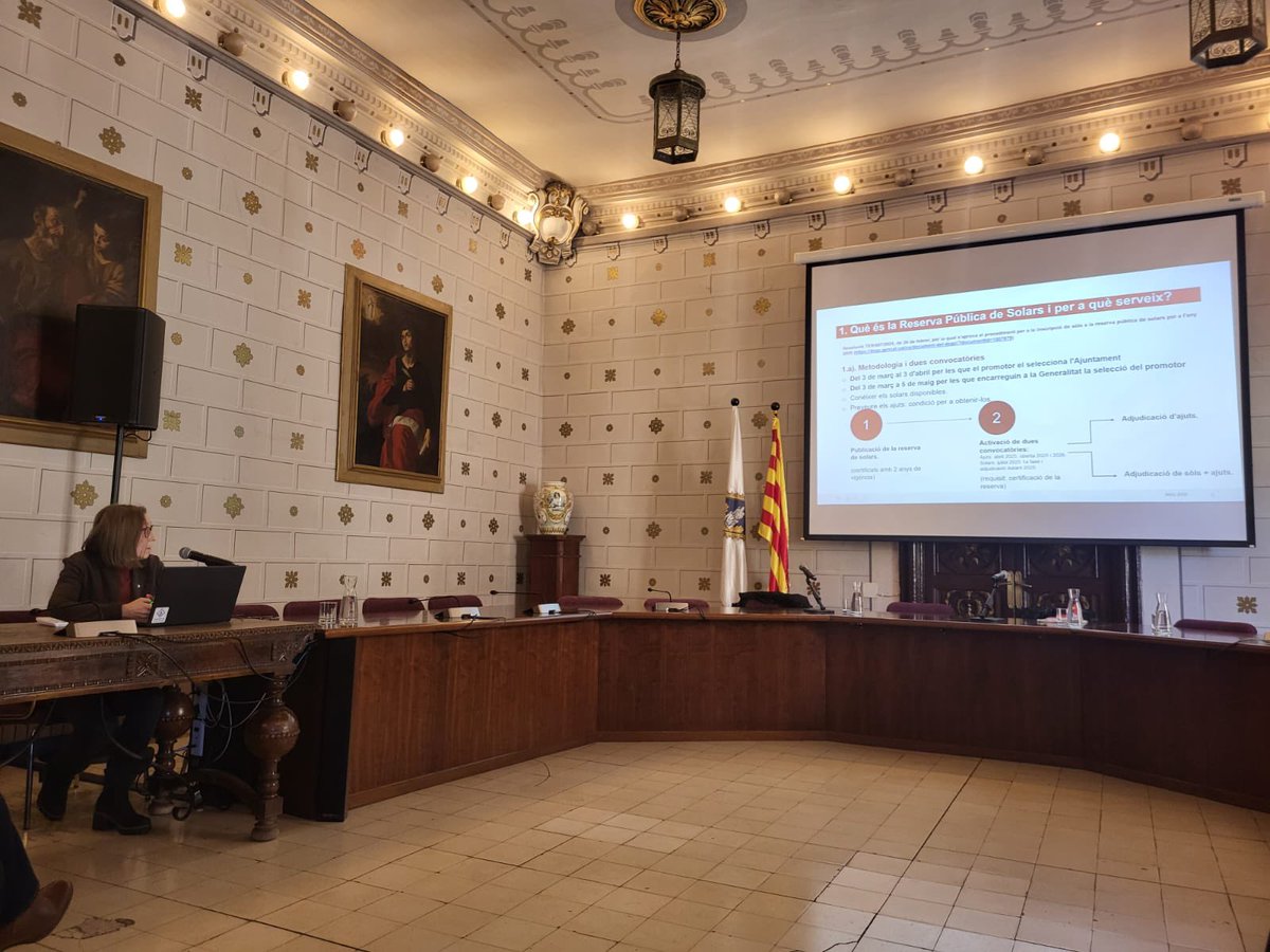 1/3🧵

🏢 Després de l’anunci dels 1.200 pisos de lloguer social, cap d’ells al Pirineu, avui el <a href="/govern/">Govern de Catalunya</a> anuncia finalment a #laSeu la convocatòria als ajuntaments perquè aportin terrenys.

Esperem que es compleixi i es faci realitat aviat. És necessari per la Seu. Ho vetllarem.