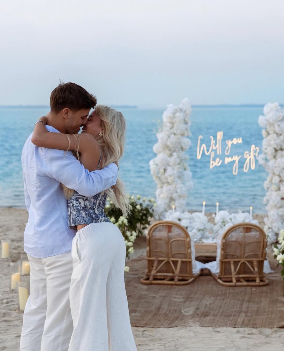 gawonysaur's tweet image. SCREAMING CRYING THROWING UP