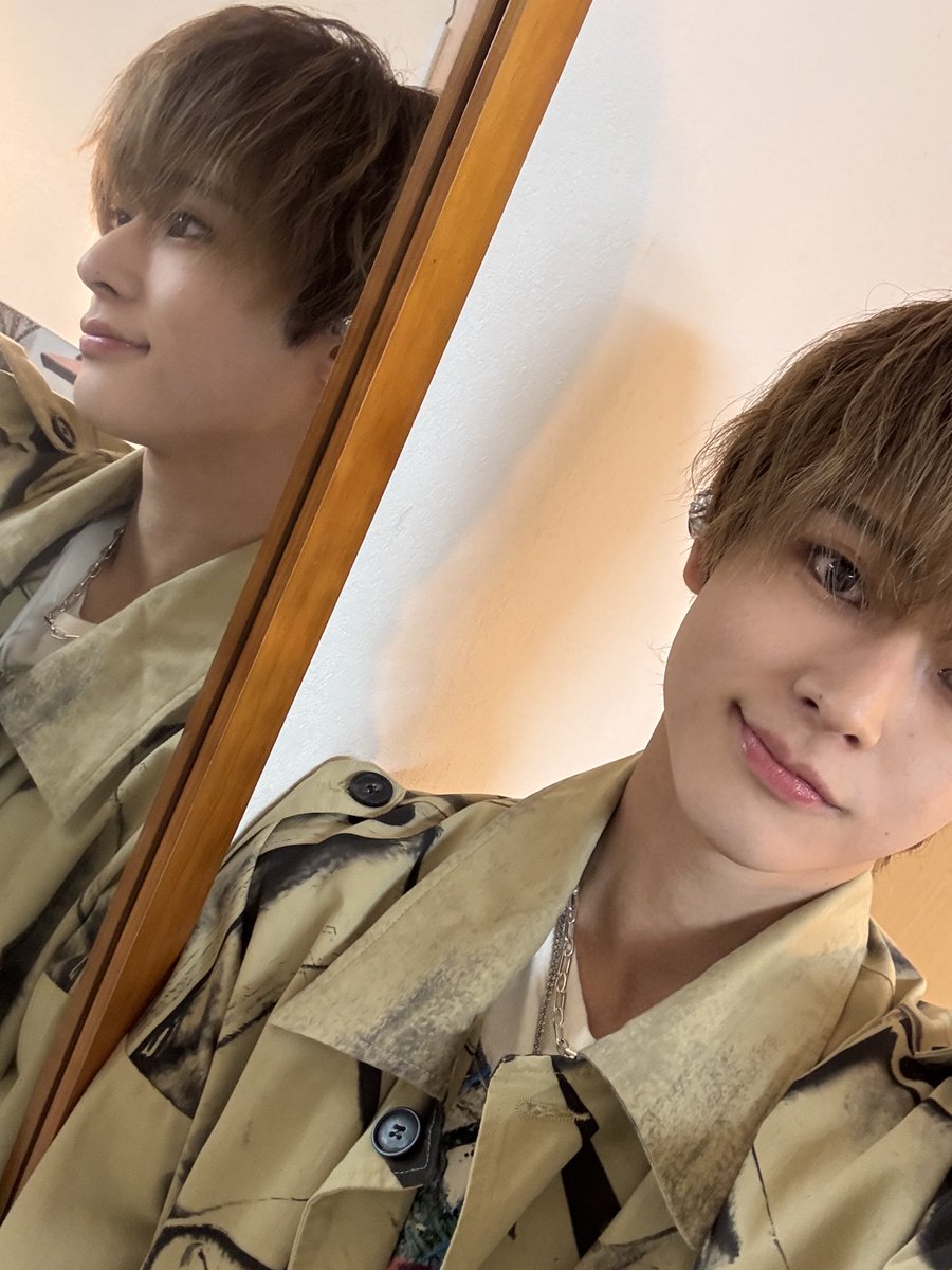 KAKERU_0809's tweet photo. 福岡1日目雨の中来て頂きありがとうございました！
今日のLIVEはレア会でした、、
今年一焦ったなー、、
明日も宜しくです！
さて何食べようかな？
#雨宮翔 https://t.co/V9I1O2opuZ