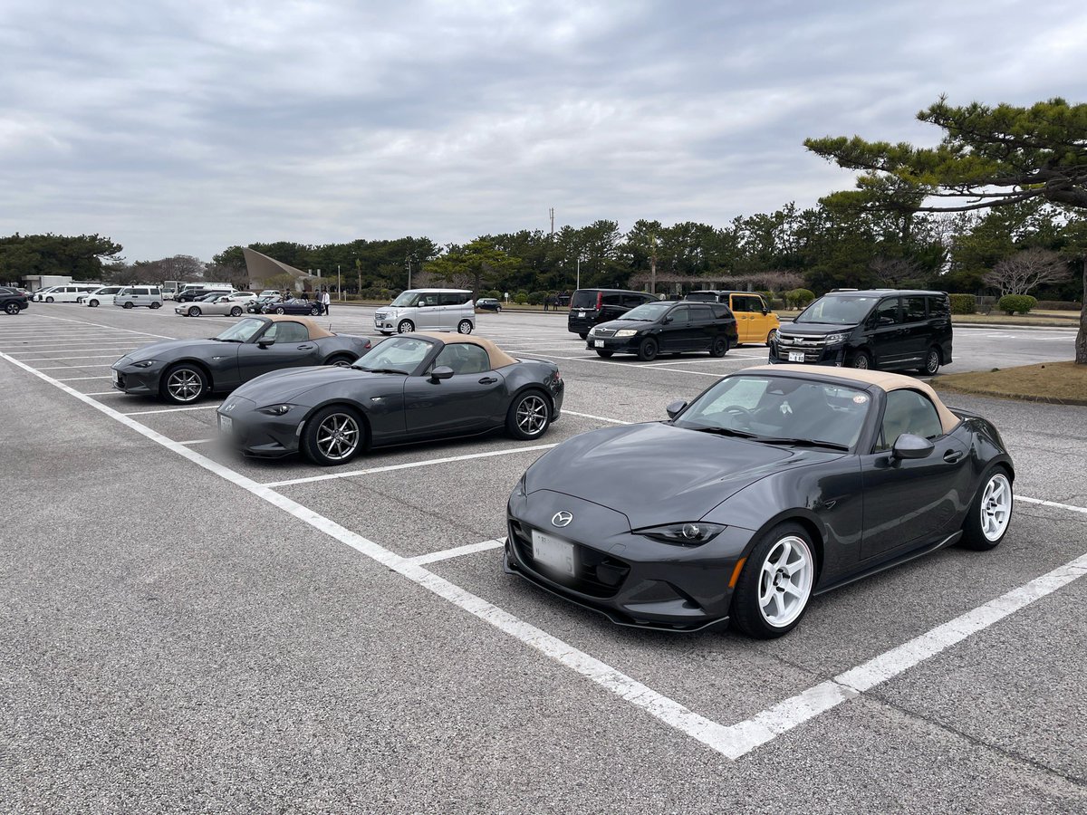 HiroyukiSuzuki7's tweet photo. お疲れ様でした♪
保土ヶ谷バイパス&アクアラインの渋滞が酷かったけど楽しかった👍
Vセレマシグレ3台集合😊
#ColorfulTops https://t.co/d1KZmnNIQM