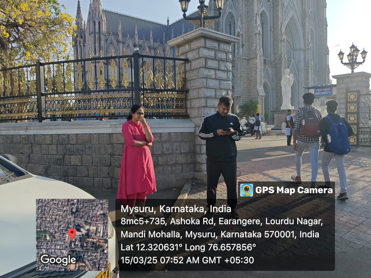 mysurucitycorp's tweet image. ಇಂದು ಮೈಸೂರು ಮಹಾನಗರ ಪಾಲಿಕೆಯ ವಲಯ ಕಛೇರಿ-07ರ ವ್ಯಾಪ್ತಿಯಲ್ಲಿ ಬರುವ ವಾರ್ಡ್ ನಂ.26ರಲ್ಲಿ ಮನೆ ಮನೆ ತ್ಯಾಜ್ಯ ಸಂಗ್ರಹಣೆಯನ್ನು ಪರಿಶೀಲನೆ ನಡೆಸಿದ್ದರು. ಈ ಸಂದರ್ಭದಲ್ಲಿ ಶ್ರೀ ಮೃತ್ಯುಂಜಯ, ಸಹಾಯಕ ಕಾರ್ಯಪಾಲಕ ಅಭಿಯಂತರರು, ಶ್ರೀಮತಿ ಕೆ ಚಿನ್ಮಯಿ, ಪರಿಸರ ಅಭಿಯಂತರರು, ಹಾಗೂ ಆರೋಗ್ಯ ನಿರೀಕ್ಷಕರು ಹಾಜರಿದ್ದರು. #SHS2024 #sbmurbangov