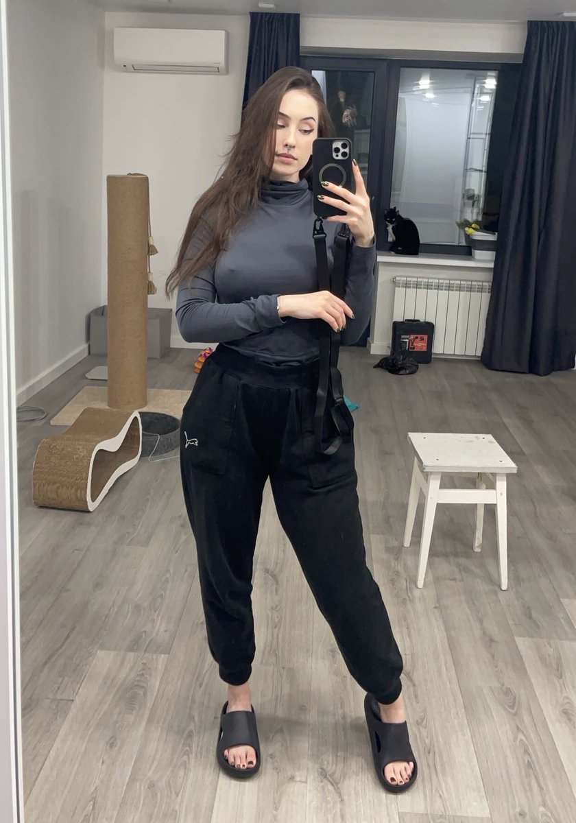 fansly.com/mutboo/posts
Hey guys 🥰