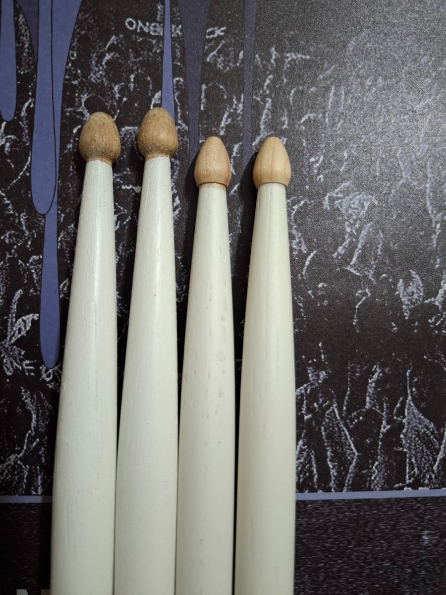 deep_in_sea_04's tweet photo. So the #Wincent ones are about 1 cm slightly longer than #JUSTIX, Wincent ones have heavier handling so it probably produce heavier sounds. JUSTIX is much easier to use and more flexible handling. It's slightly thinner and very well balanced. https://t.co/0mmTQ4eQH4