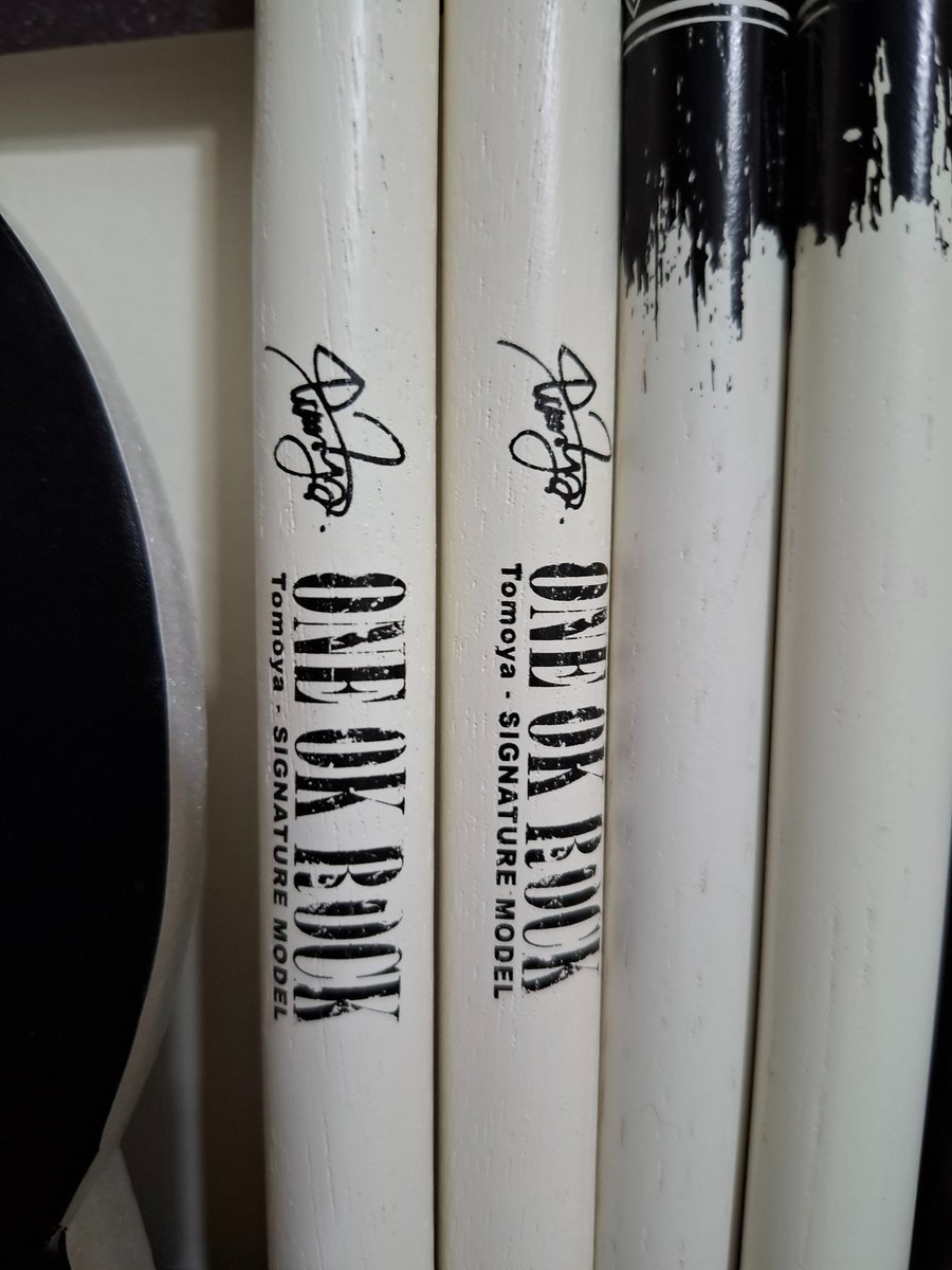 deep_in_sea_04's tweet photo. So the #Wincent ones are about 1 cm slightly longer than #JUSTIX, Wincent ones have heavier handling so it probably produce heavier sounds. JUSTIX is much easier to use and more flexible handling. It's slightly thinner and very well balanced. https://t.co/0mmTQ4eQH4