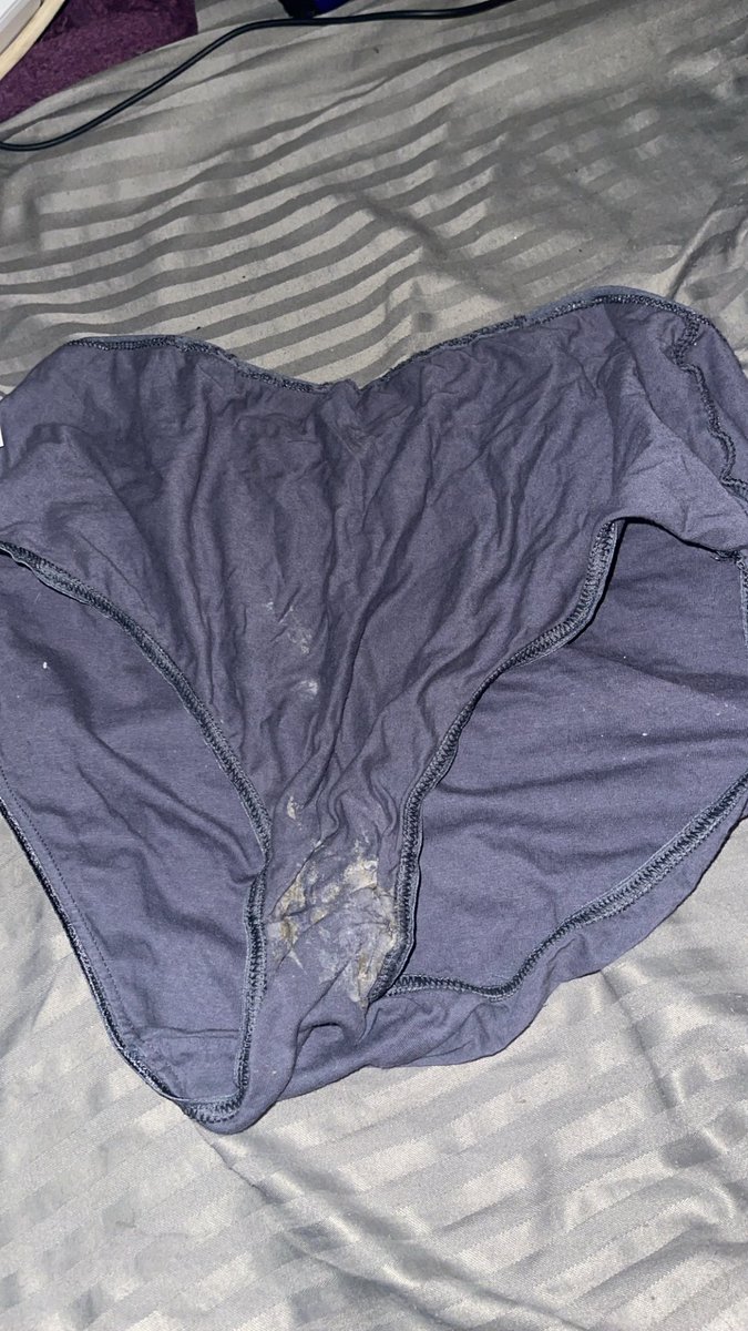 #ديوتْ_بدوي مستوعبين نوال كيف مغرقة كلوتها إفرازات وتدري إنو ولدها يأخذ كلوتاتها!😭😭😭💔