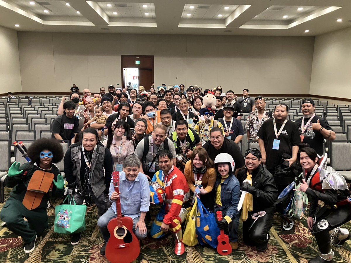 👆
伴大介スタッフよりお知らせ
今日の「kawaii com」から、オープニングセレモニーと、公演会の模様です。