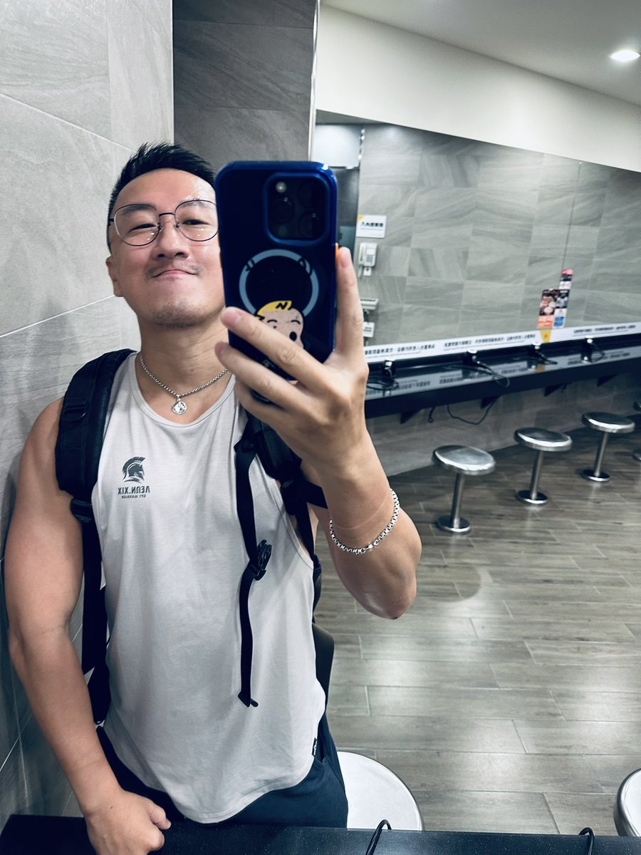 HOWARD HUANG tweet media