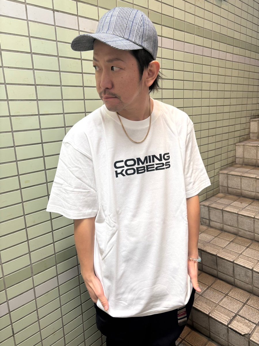 comingkobe's tweet photo. KNOCK OUT MONKEY
w-shun

model:164.7cm

Chao! collaboration T-shirt
黒：Lサイズ
白：XLサイズ

CAPITAL RADIO ONE collaboration T-shirt
アイビーグリーン：Lサイズ
ブラック：XLサイズ

#Chao
#CAPITALRADIOONE
#KNOCKOUTMONKEY
#カミコベ https://t.co/wpjWvB0III