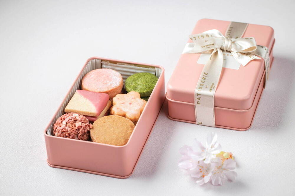 fashionpressnet's tweet photo. ウェスティンホテル東京「淡い春色」クッキー缶、桜の花びら型＆ほろほろ食感の桜スノーボールなど - https://t.co/MQ5aNO4UwD https://t.co/2B1QzaFQsE