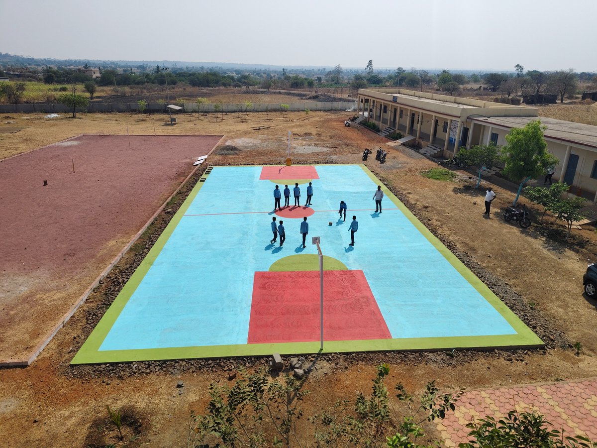 iectpbk's tweet photo. ಬಸವಕಲ್ಯಾಣ: ತಾಲ್ಲೂಕಿನ ಆಲಗೂಡ ಗ್ರಾಮ ಪಂಚಾಯತ್ ವ್ಯಾಪ್ತಿಯ ಚಿಟ್ಟಾ(ಕೆ) ಗ್ರಾಮದ ಸರಕಾರಿ ಪ್ರೌಢ ಶಾಲೆಯಲ್ಲಿ ನರೇಗಾ ಯೋಜನೆಯಡಿ ನಿರ್ಮಾಣ ಗೊಂಡ ಹೈಟೇಕ್ ಬಾಸ್ಕೇಟ್ ಬಾಲ್ ಕ್ರೀಡಾಂಗಣ https://t.co/boI4cqRZ8N