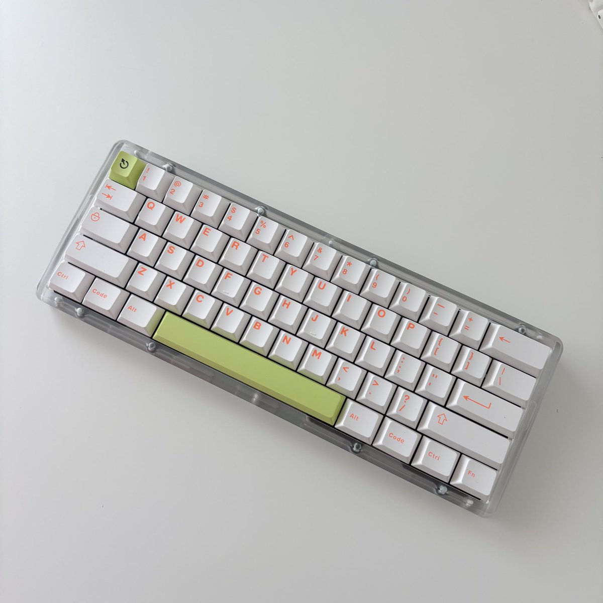 pluto_0h's tweet image. New Keyboard
제품명 모름/ @xoWLxxx 👍