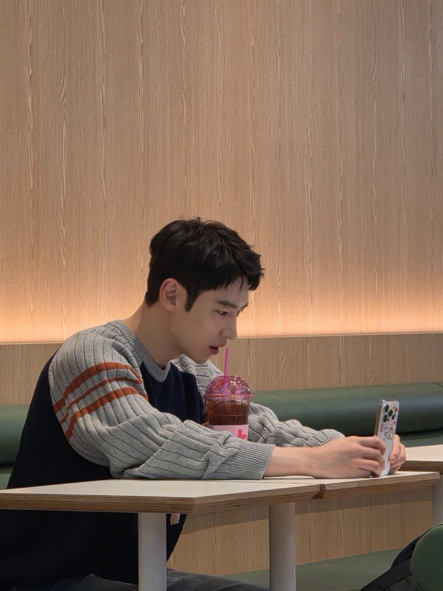 잠만
우리오빵이님 얼굴이너무자랑스러움