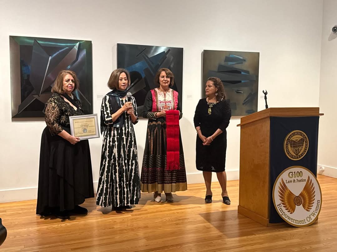 LuchiaMLee's tweet photo. I am deeply honored and grateful to receive this international recognition as the Woman of the Year 2025
Thank you to Rosalia Arteaga, former President of Ecuador, and Judge Carmen Velasquez of the Supreme Court of New York, as well as the RAW Foundation. https://t.co/WPe9Fz6yhA