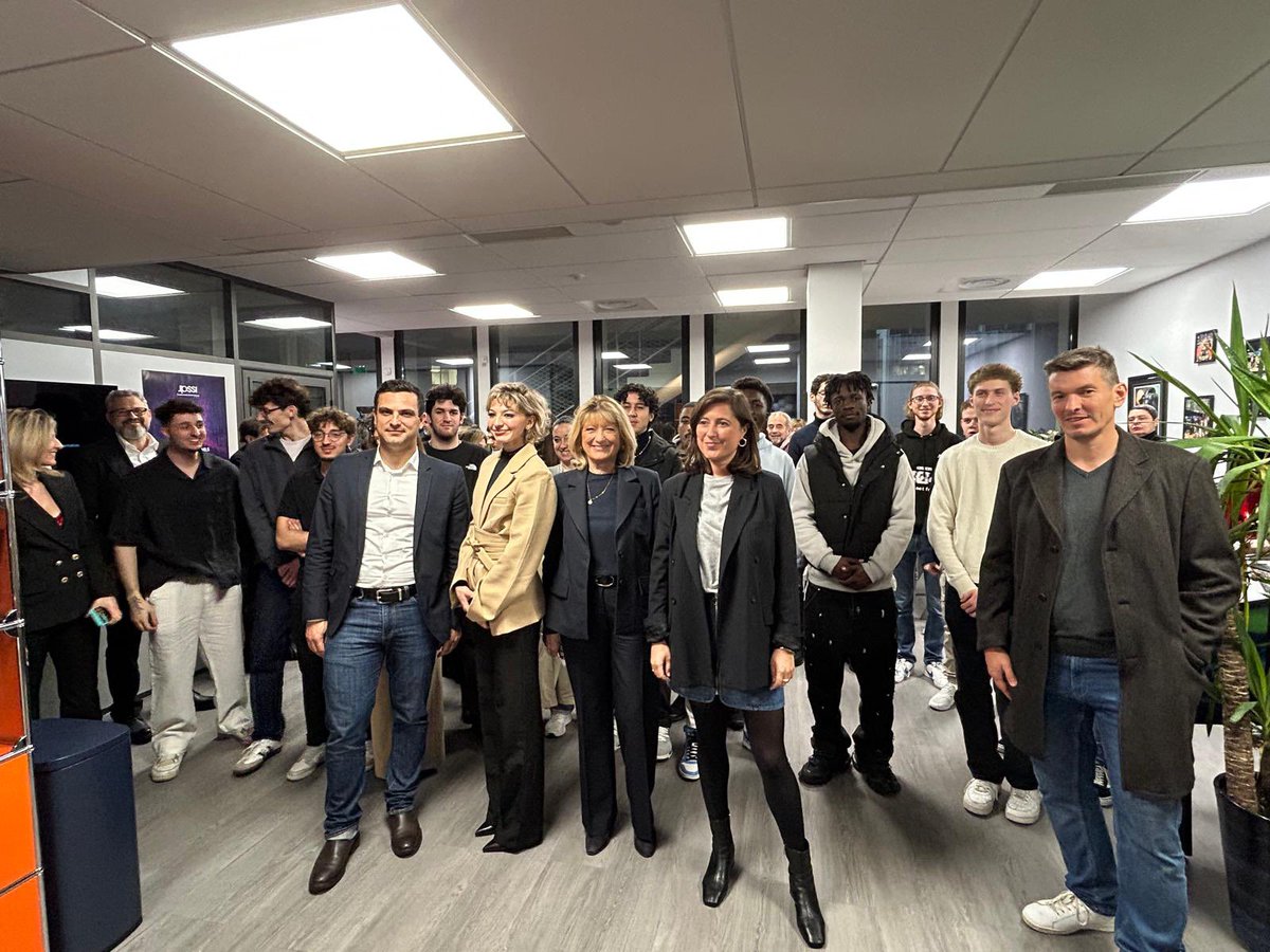 bailetmonique's tweet photo. Heureuse de représenter @cestrosi pour l’inauguration du campus #IPSSI au Grand Arenas : école d’excellence en informatique, cybersécurité et intelligence artificielle dirigée par la jeune et talentueuse Tiya ATWI. Un choix d’implantation réfléchi et une formation d’avenir. https://t.co/xusaovfzOB