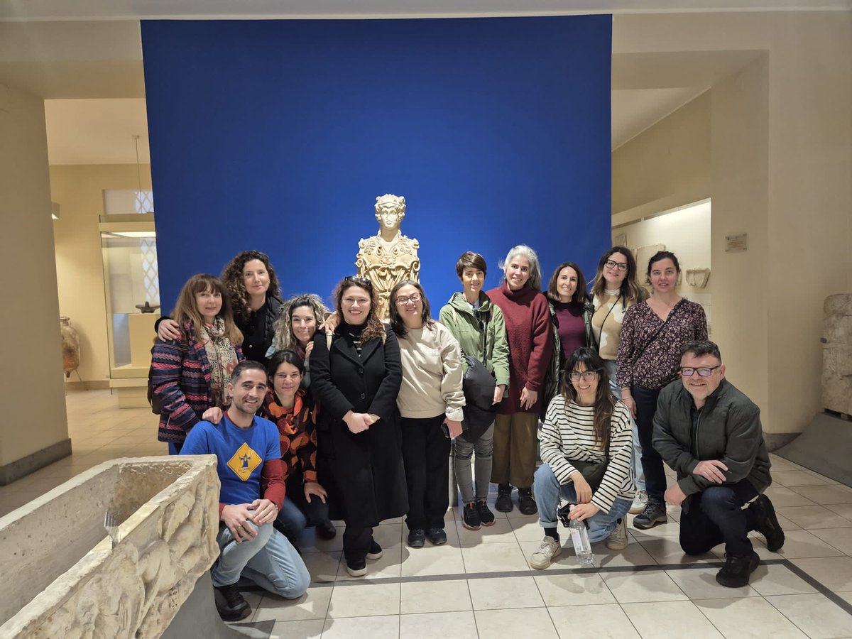 Visital cultural del grupo de docentes españoles del consorcio <a href="/EUErasmusPlus/">Erasmus+</a> del <a href="/cfiezamora/">CFIE de Zamora</a> con guía fantástica para conocer el museo arqueológico de #Civittavechia con obras muy interesantes como Atenea. Gracias a Elisa, coordinadora anfitriona del ICS Piazzale della Gioventù